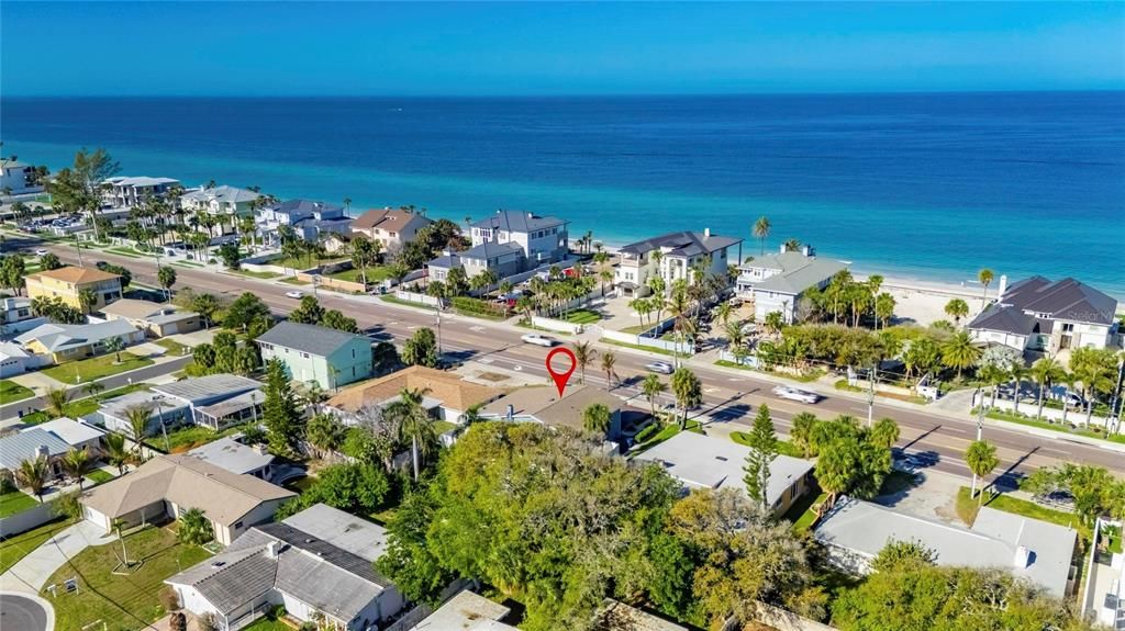 En Venta: $1,300,000 (3 camas, 3 baños, 2818 Pies cuadrados)