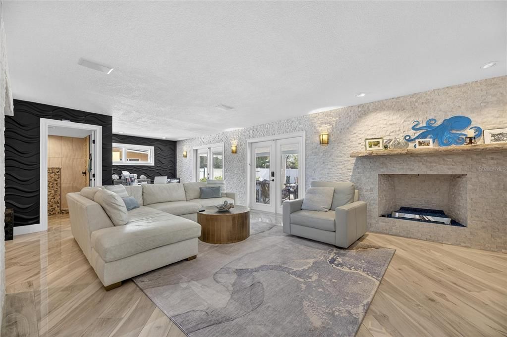En Venta: $1,300,000 (3 camas, 3 baños, 2818 Pies cuadrados)