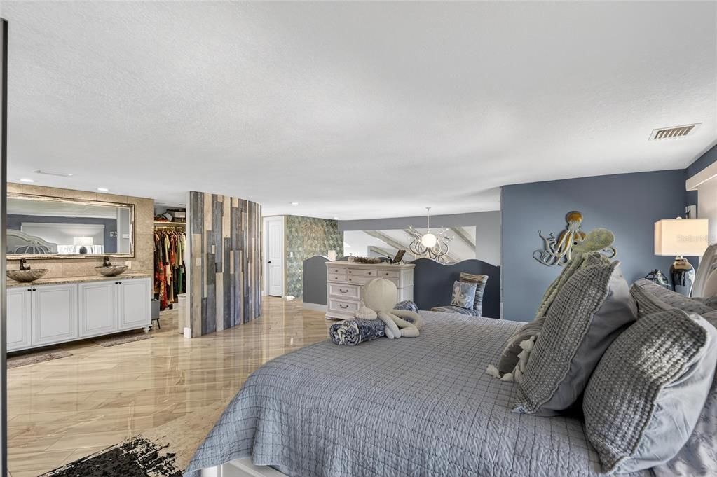 En Venta: $1,300,000 (3 camas, 3 baños, 2818 Pies cuadrados)