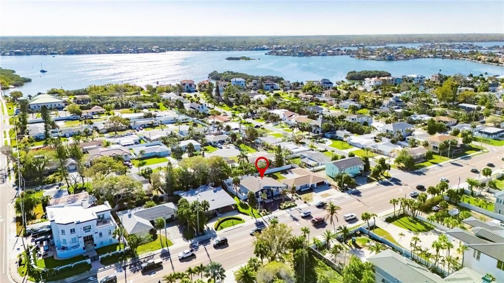 En Venta: $1,300,000 (3 camas, 3 baños, 2818 Pies cuadrados)