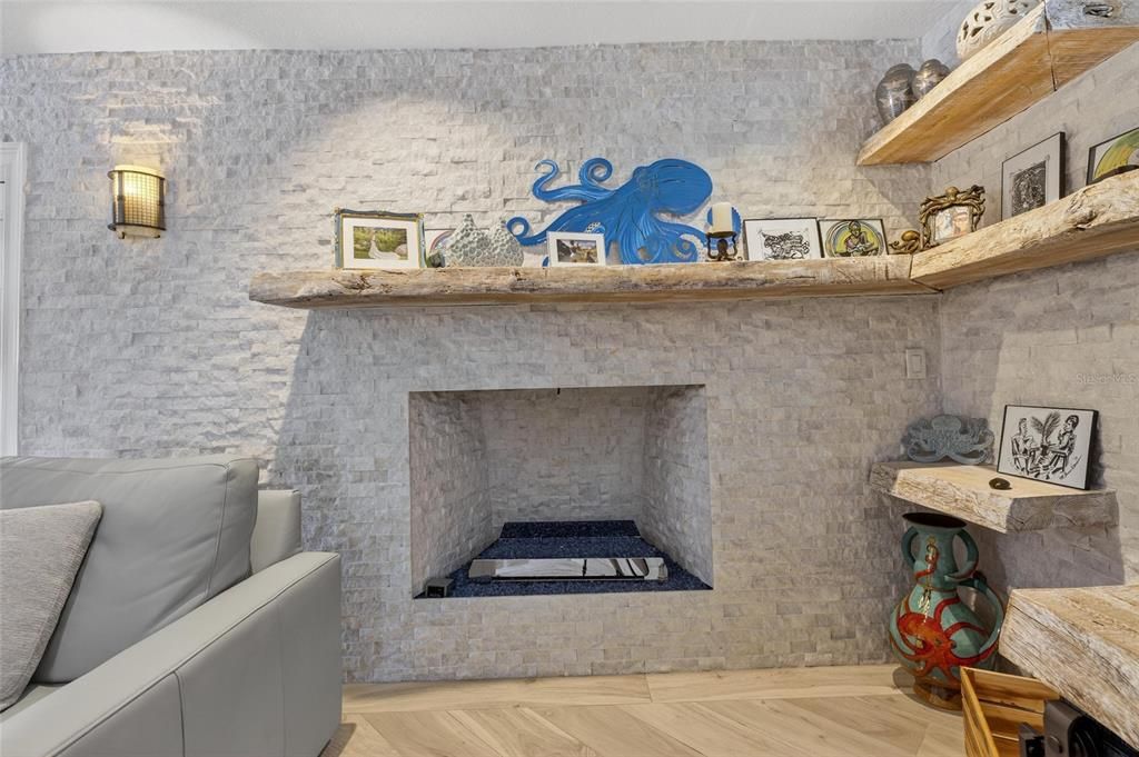 En Venta: $1,300,000 (3 camas, 3 baños, 2818 Pies cuadrados)