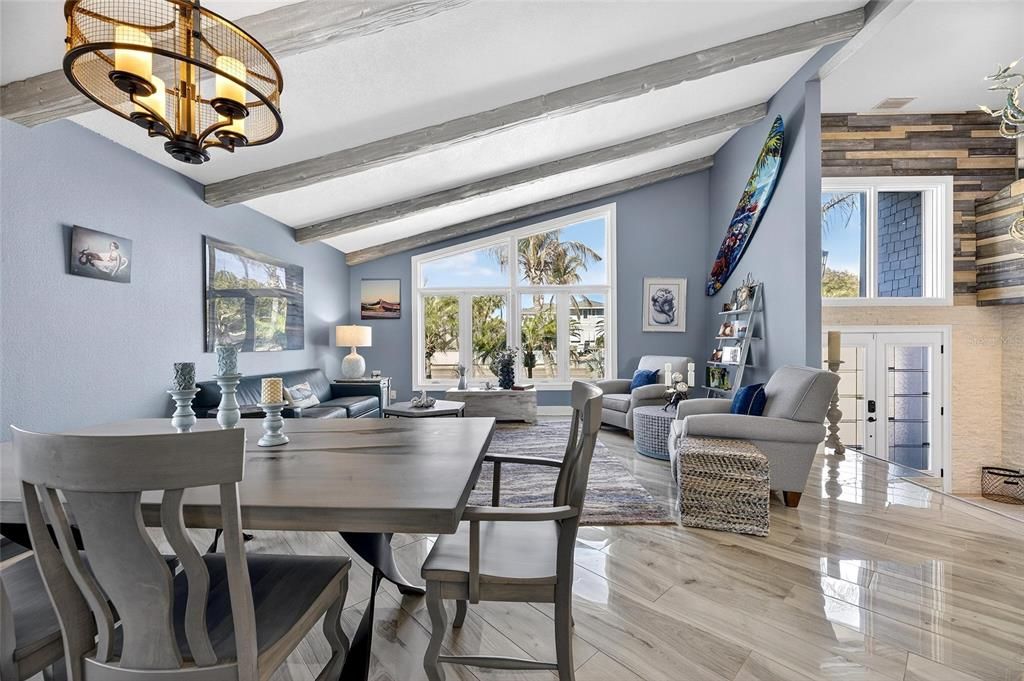 En Venta: $1,300,000 (3 camas, 3 baños, 2818 Pies cuadrados)