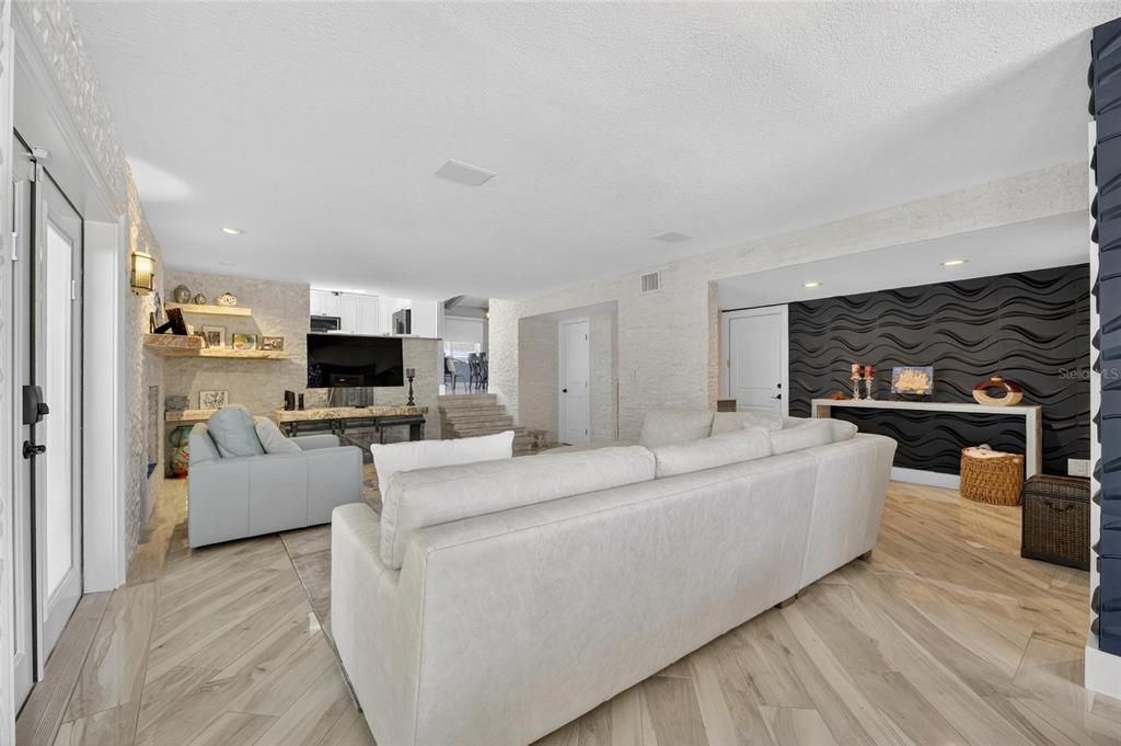 En Venta: $1,300,000 (3 camas, 3 baños, 2818 Pies cuadrados)