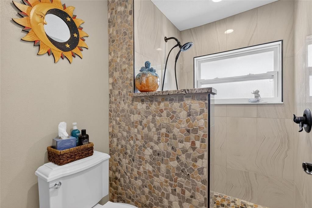 En Venta: $1,300,000 (3 camas, 3 baños, 2818 Pies cuadrados)