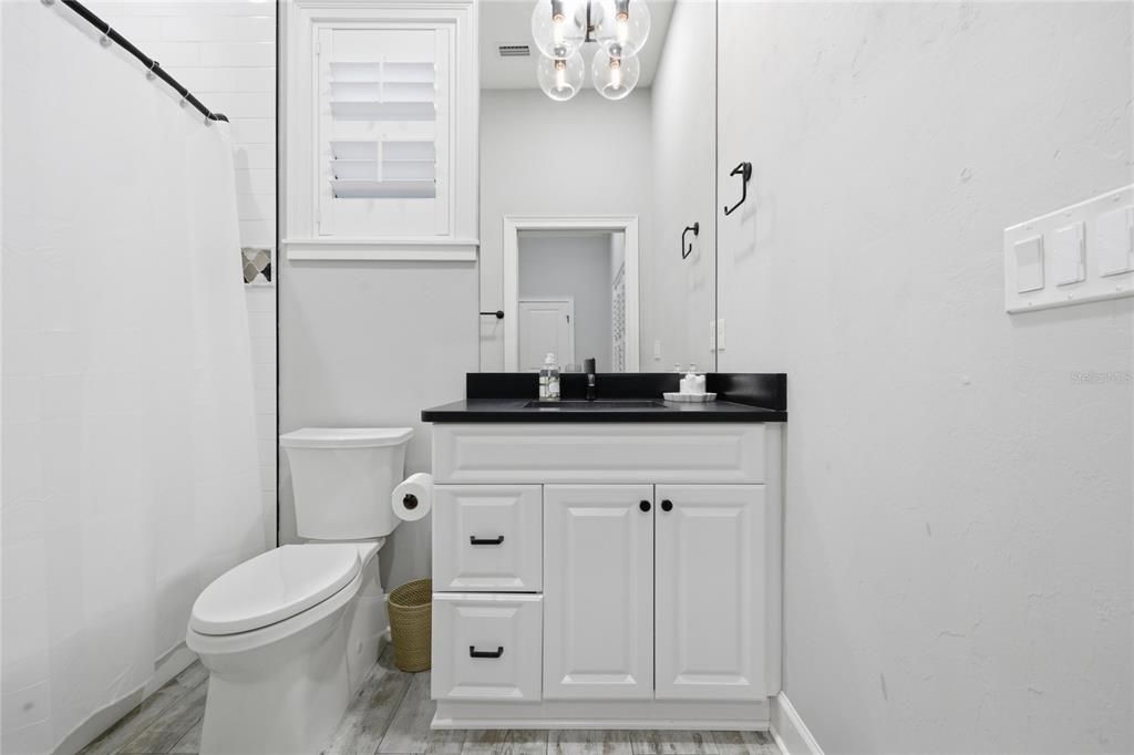 En Venta: $1,250,000 (5 camas, 4 baños, 3038 Pies cuadrados)