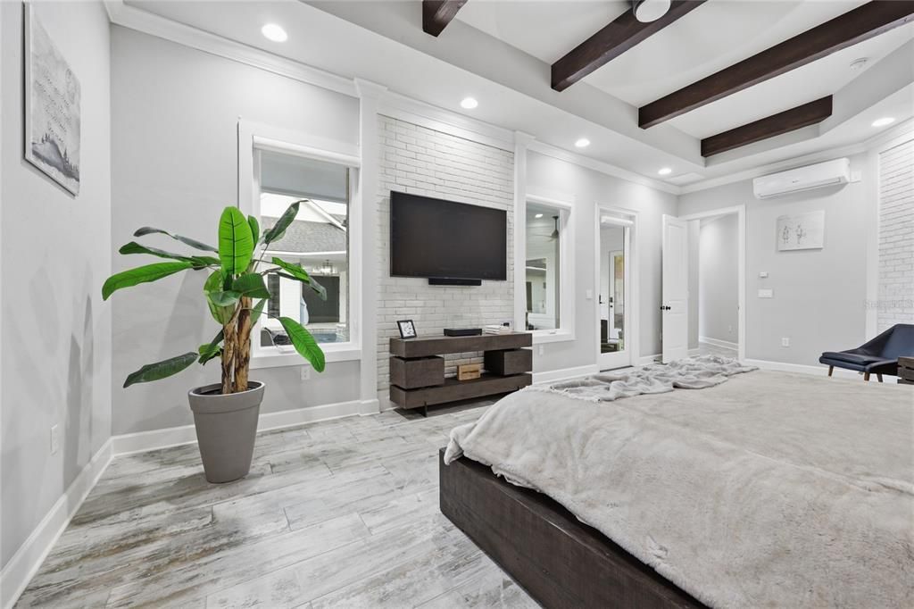 En Venta: $1,250,000 (5 camas, 4 baños, 3038 Pies cuadrados)