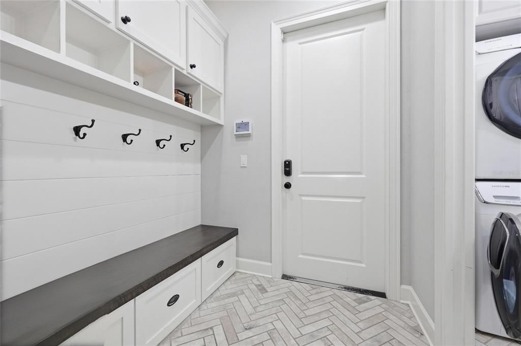 En Venta: $1,250,000 (5 camas, 4 baños, 3038 Pies cuadrados)