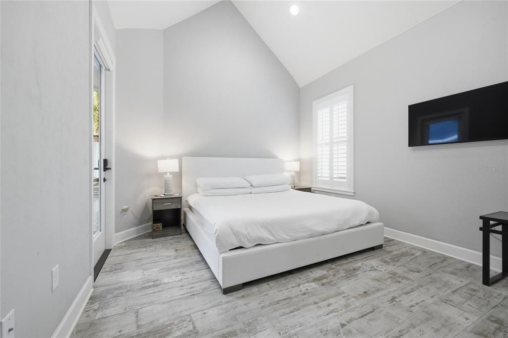 En Venta: $1,250,000 (5 camas, 4 baños, 3038 Pies cuadrados)
