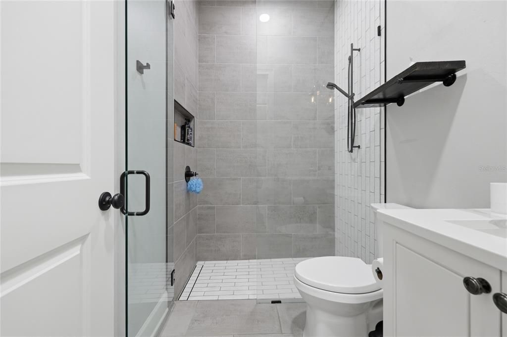 En Venta: $1,250,000 (5 camas, 4 baños, 3038 Pies cuadrados)