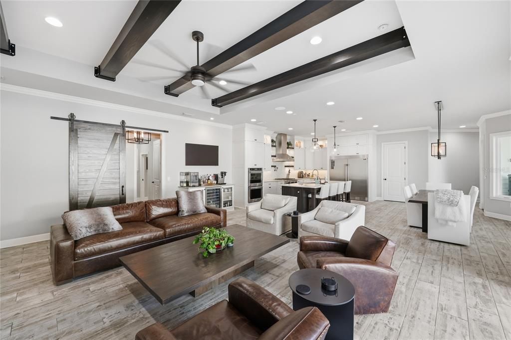 En Venta: $1,250,000 (5 camas, 4 baños, 3038 Pies cuadrados)