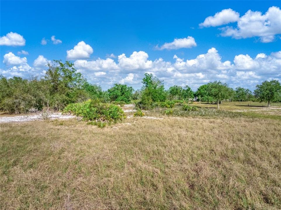 На продажу: $27,495 (1.14 acres)