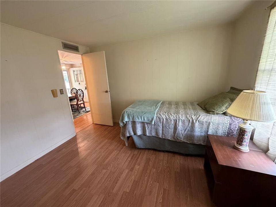 На продажу: $99,900 (2 спален, 2 ванн, 1056 Квадратных фут)