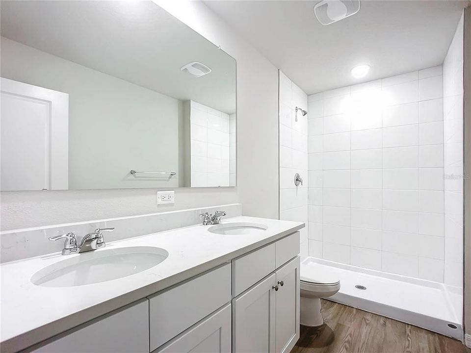 En Venta: $519,900 (6 camas, 0 baños, 2620 Pies cuadrados)