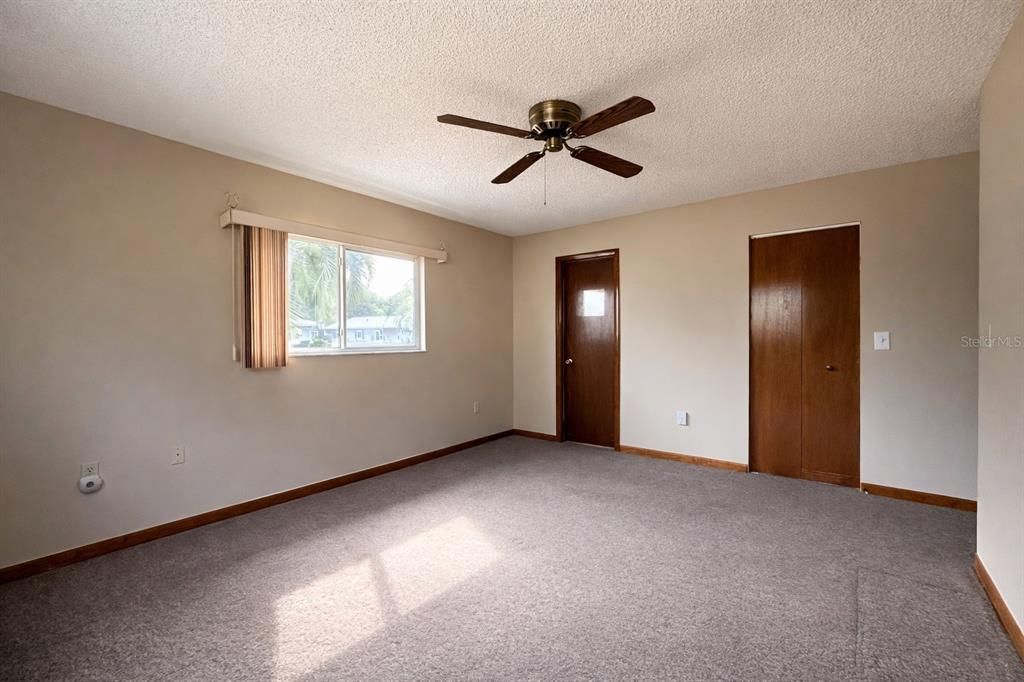 На продажу: $139,000 (2 спален, 2 ванн, 1292 Квадратных фут)