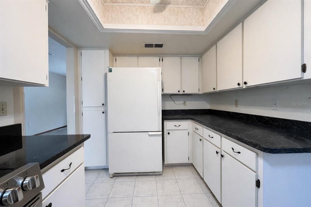 На продажу: $139,000 (2 спален, 2 ванн, 1292 Квадратных фут)