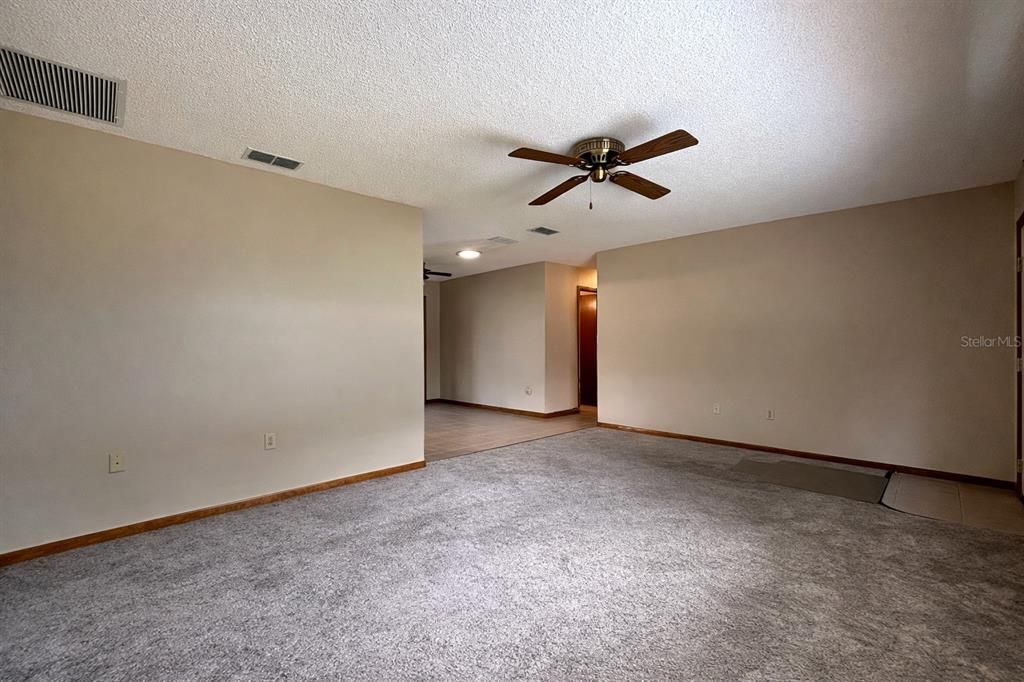 На продажу: $139,000 (2 спален, 2 ванн, 1292 Квадратных фут)