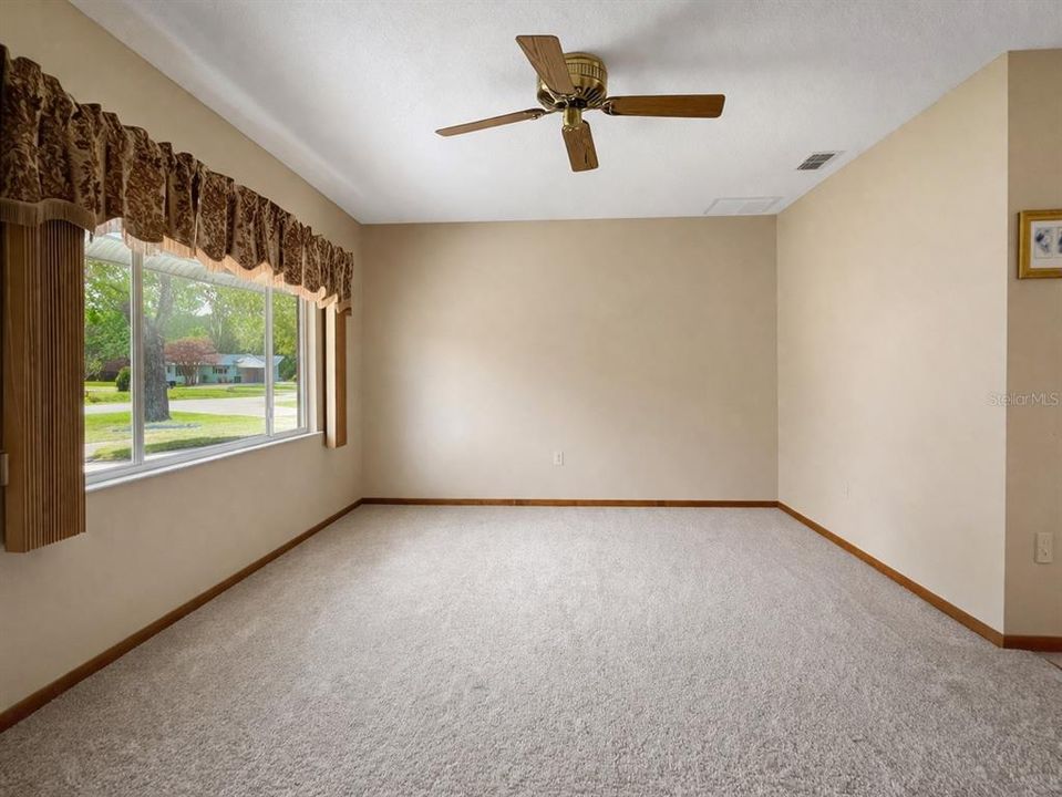 На продажу: $139,000 (2 спален, 2 ванн, 1292 Квадратных фут)