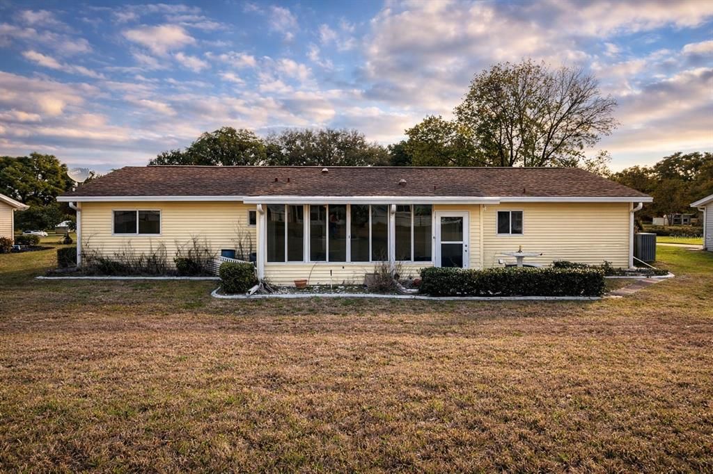 На продажу: $139,000 (2 спален, 2 ванн, 1292 Квадратных фут)