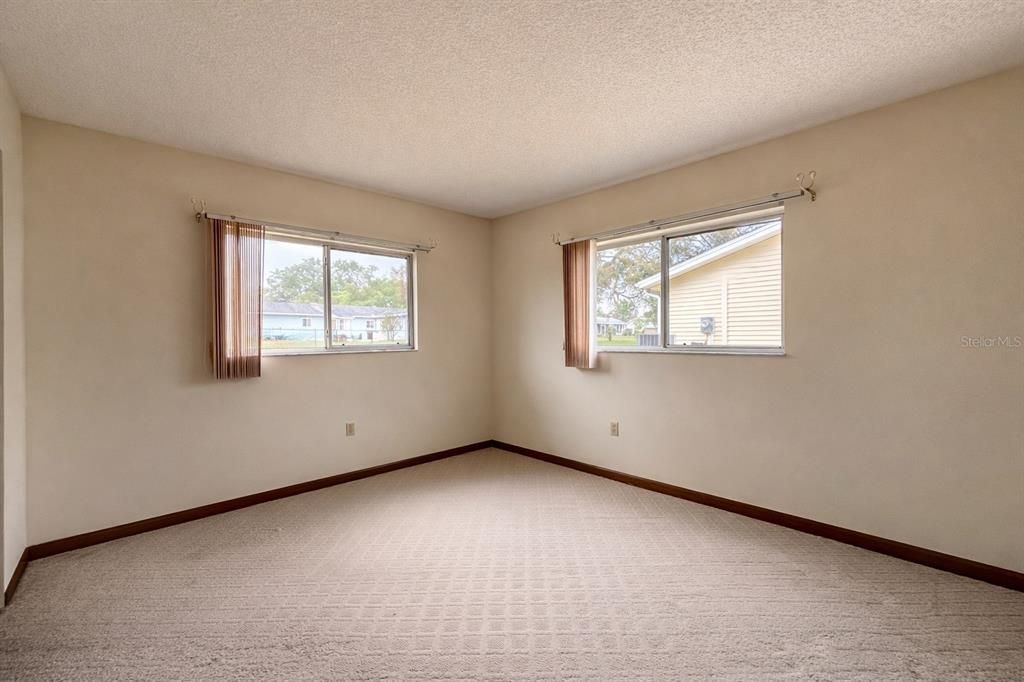 На продажу: $139,000 (2 спален, 2 ванн, 1292 Квадратных фут)