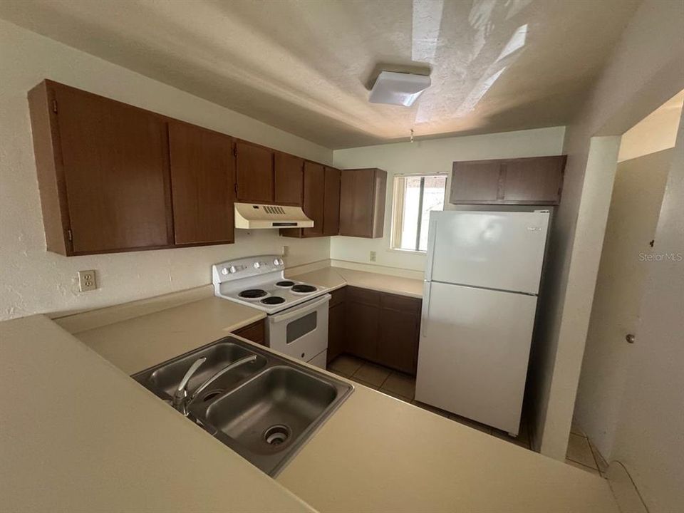 出租: $1,375 (2 贝兹, 2 浴室, 874 平方英尺)