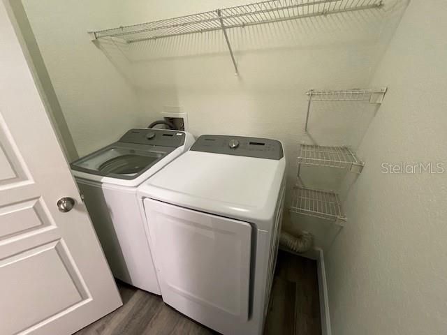На продажу: $184,999 (2 спален, 2 ванн, 1089 Квадратных фут)