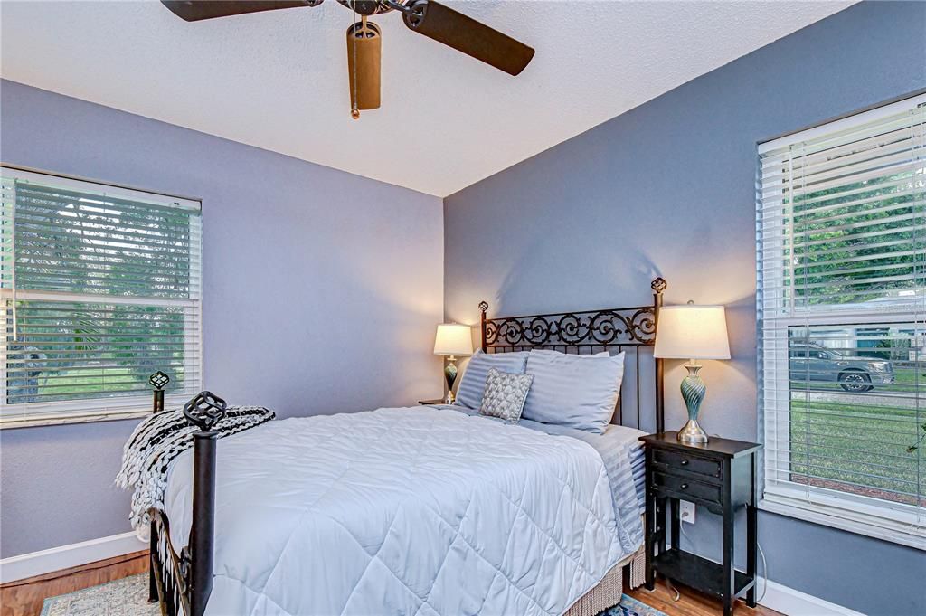 Activo con contrato: $649,999 (4 camas, 2 baños, 2147 Pies cuadrados)