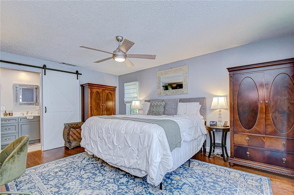 Activo con contrato: $649,999 (4 camas, 2 baños, 2147 Pies cuadrados)