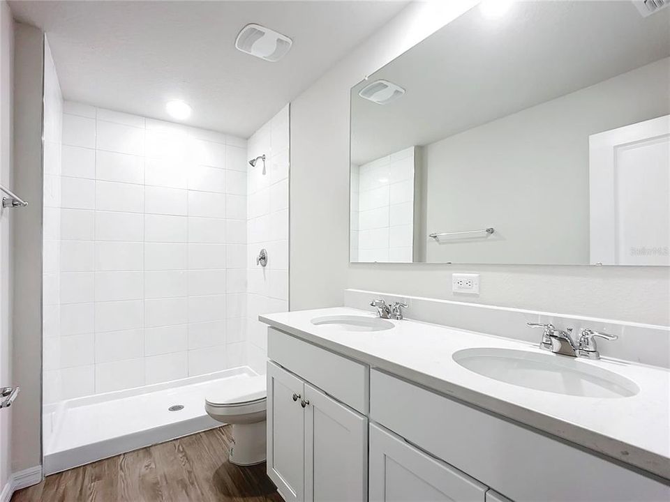 En Venta: $489,900 (4 camas, 0 baños, 1954 Pies cuadrados)