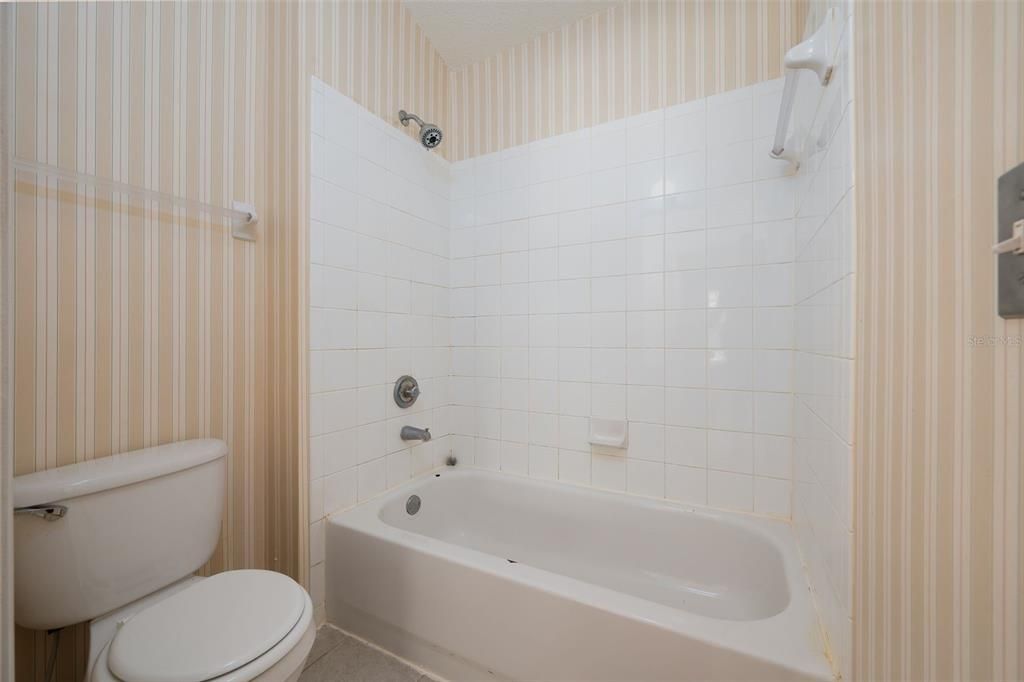 На продажу: $229,000 (2 спален, 2 ванн, 1250 Квадратных фут)