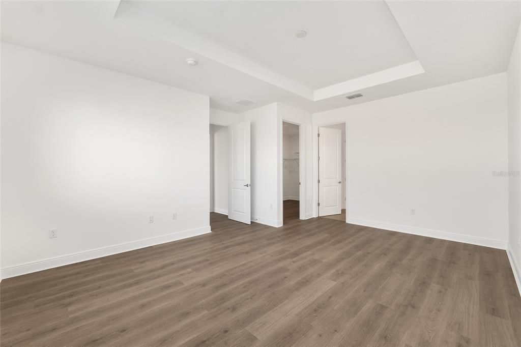 Activo con contrato: $558,665 (3 camas, 3 baños, 2870 Pies cuadrados)
