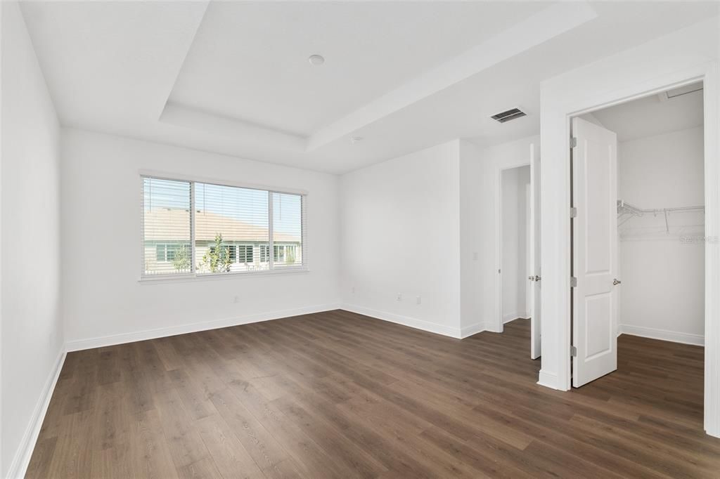 Activo con contrato: $558,665 (3 camas, 3 baños, 2870 Pies cuadrados)