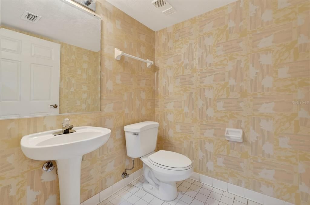 На продажу: $380,000 (2 спален, 2 ванн, 1745 Квадратных фут)