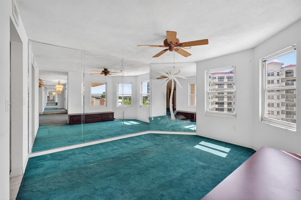 На продажу: $380,000 (2 спален, 2 ванн, 1745 Квадратных фут)