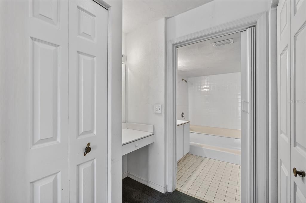 На продажу: $380,000 (2 спален, 2 ванн, 1745 Квадратных фут)