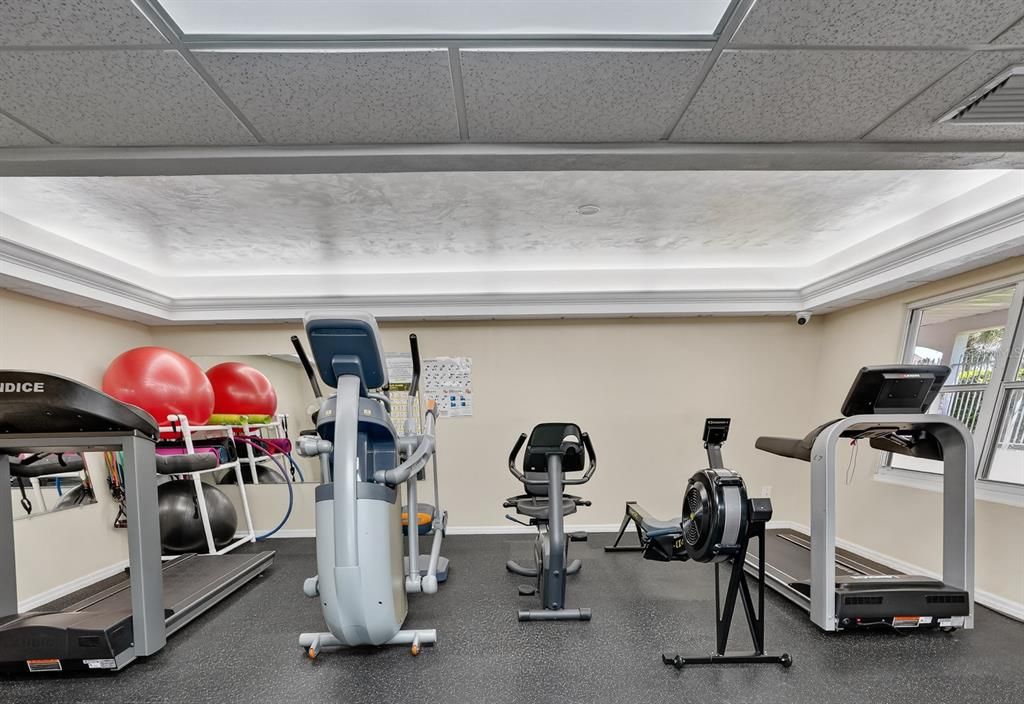 На продажу: $380,000 (2 спален, 2 ванн, 1745 Квадратных фут)