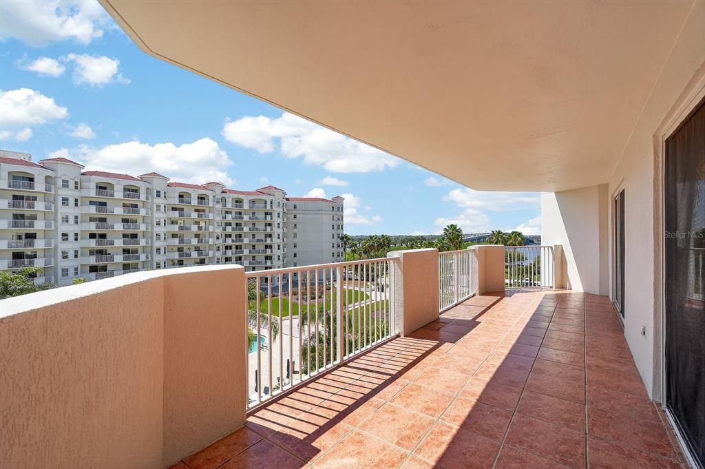 На продажу: $380,000 (2 спален, 2 ванн, 1745 Квадратных фут)