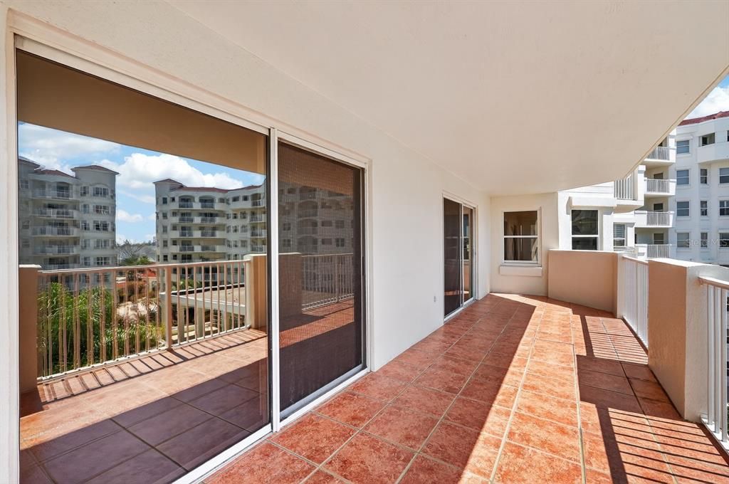 На продажу: $380,000 (2 спален, 2 ванн, 1745 Квадратных фут)