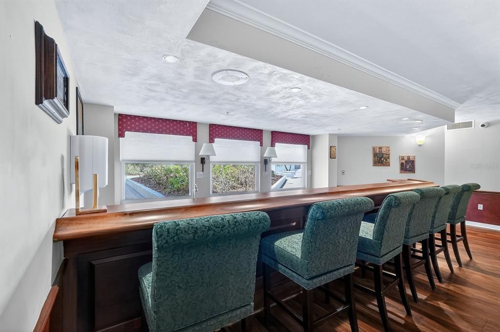 На продажу: $380,000 (2 спален, 2 ванн, 1745 Квадратных фут)