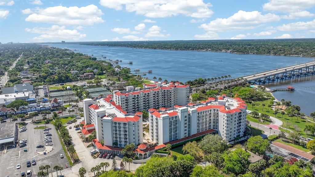 На продажу: $380,000 (2 спален, 2 ванн, 1745 Квадратных фут)