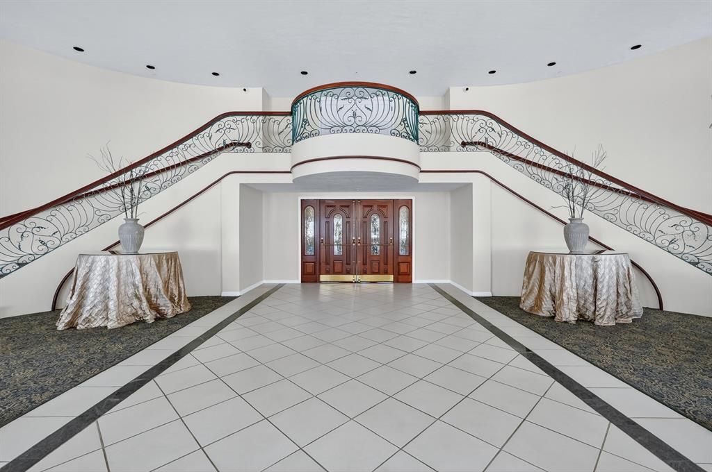 На продажу: $380,000 (2 спален, 2 ванн, 1745 Квадратных фут)