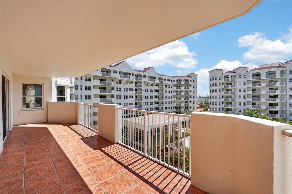 На продажу: $380,000 (2 спален, 2 ванн, 1745 Квадратных фут)