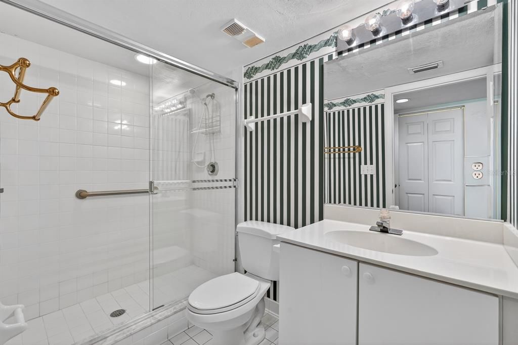 На продажу: $380,000 (2 спален, 2 ванн, 1745 Квадратных фут)