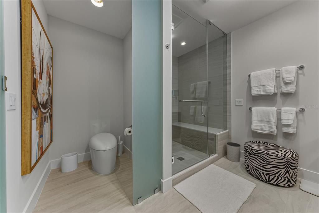 For Rent: $13,900 (3 beds, 3 baths, 2160 Square Feet)