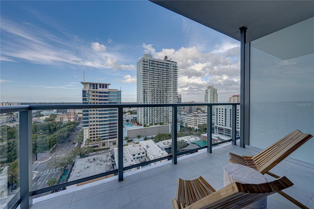 For Rent: $13,900 (3 beds, 3 baths, 2160 Square Feet)
