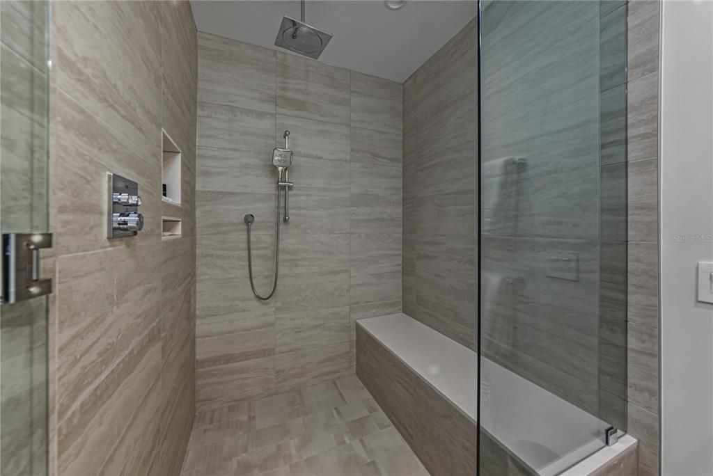 For Rent: $13,900 (3 beds, 3 baths, 2160 Square Feet)