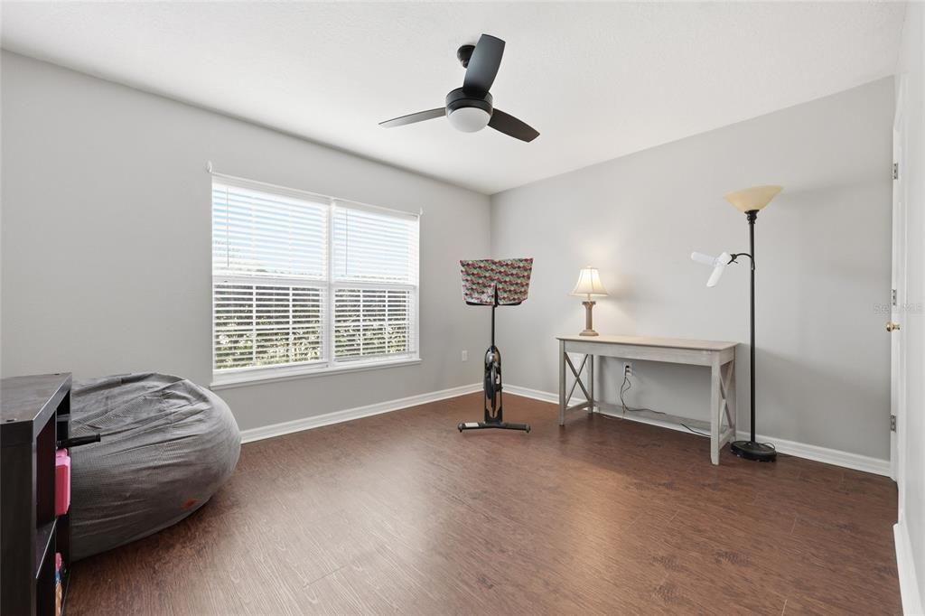 En Venta: $334,900 (3 camas, 2 baños, 1825 Pies cuadrados)