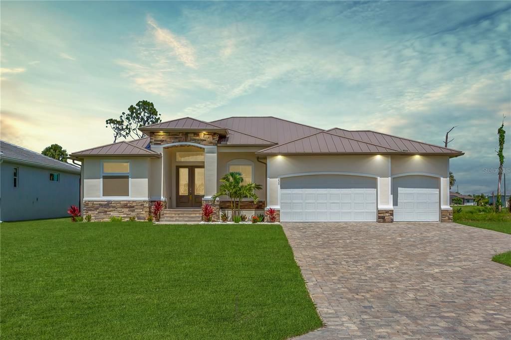Activo con contrato: $595,000 (3 camas, 3 baños, 2244 Pies cuadrados)