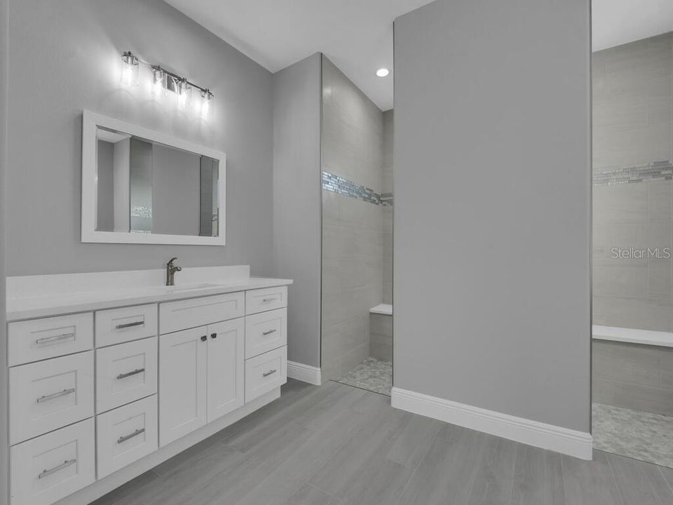 Activo con contrato: $595,000 (3 camas, 3 baños, 2244 Pies cuadrados)