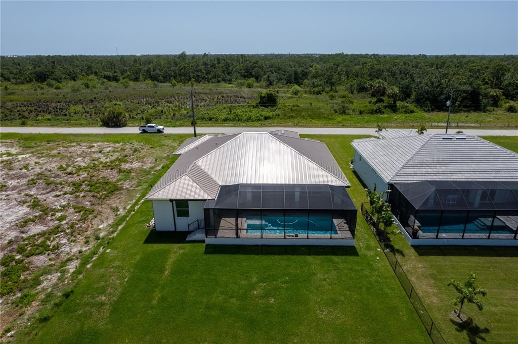 Activo con contrato: $595,000 (3 camas, 3 baños, 2244 Pies cuadrados)