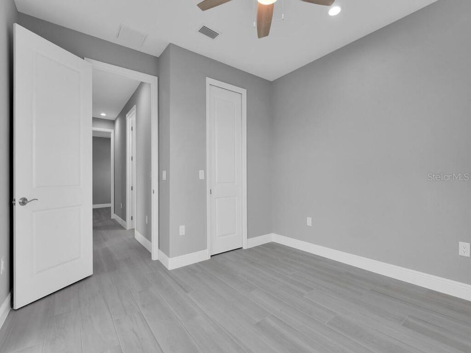 Activo con contrato: $595,000 (3 camas, 3 baños, 2244 Pies cuadrados)